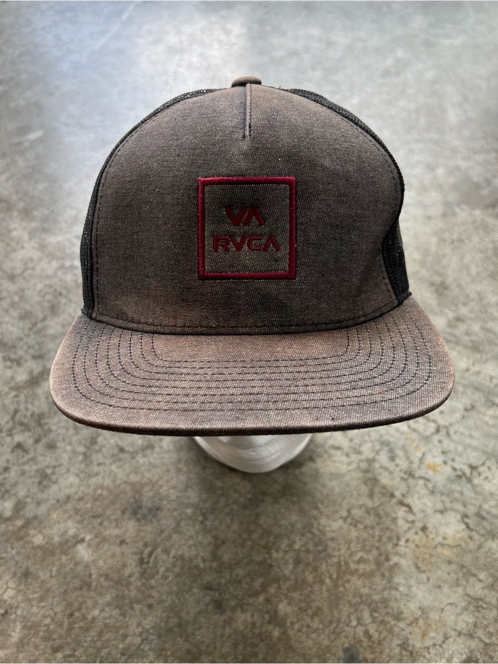 RVCA Mid Fit Trucker Hat Gray Black Mesh Snapback Surf Skate Streetwear